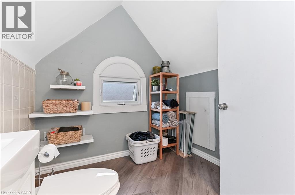 30 Ontario Avenue Property Photo 45