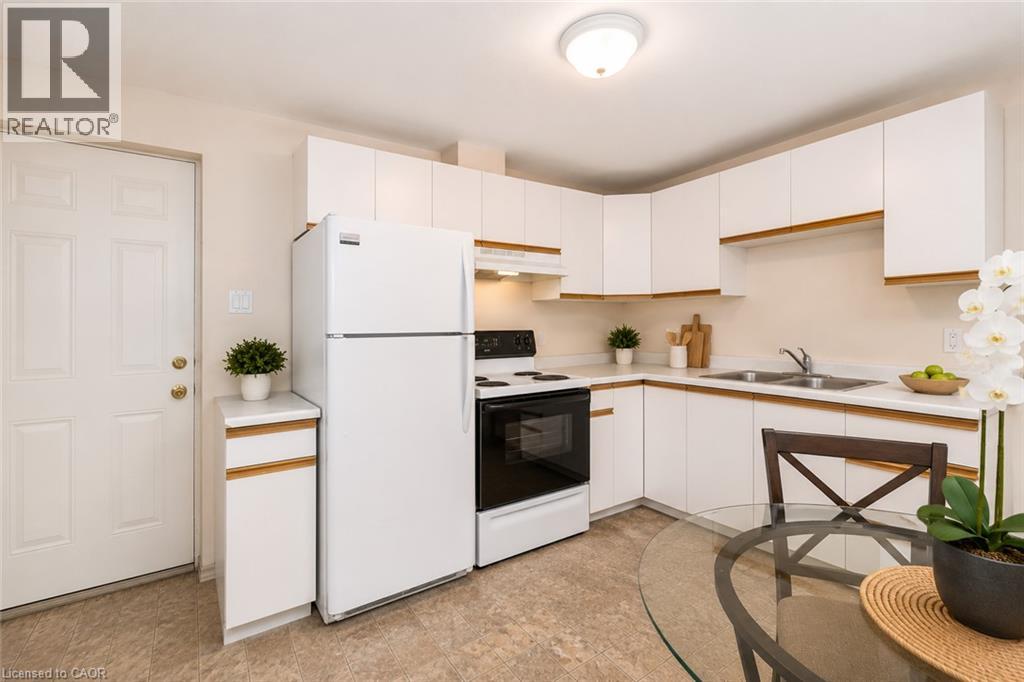 442 Blythwood Place Unit# B Property Photo 5