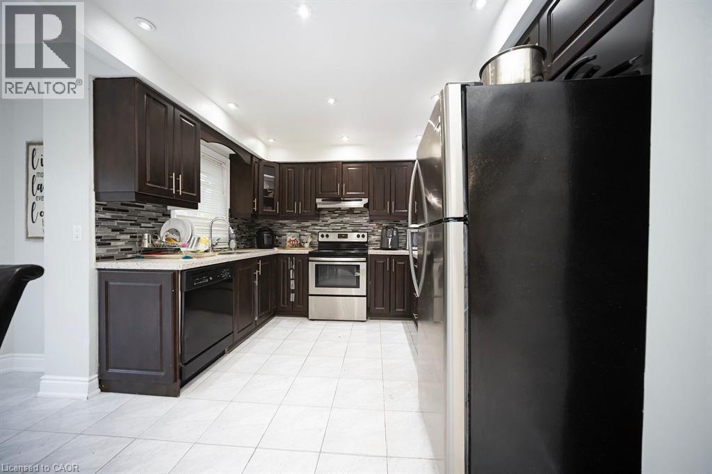692 Huntington Ridge Drive Property Photo 18