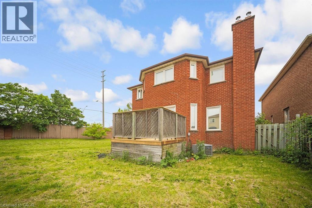 692 Huntington Ridge Drive Property Photo 33