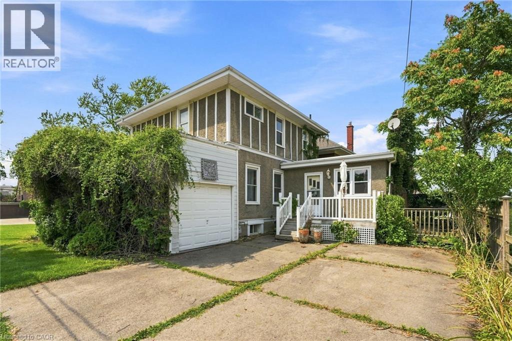 2 Carleton Street N Property Photo 17