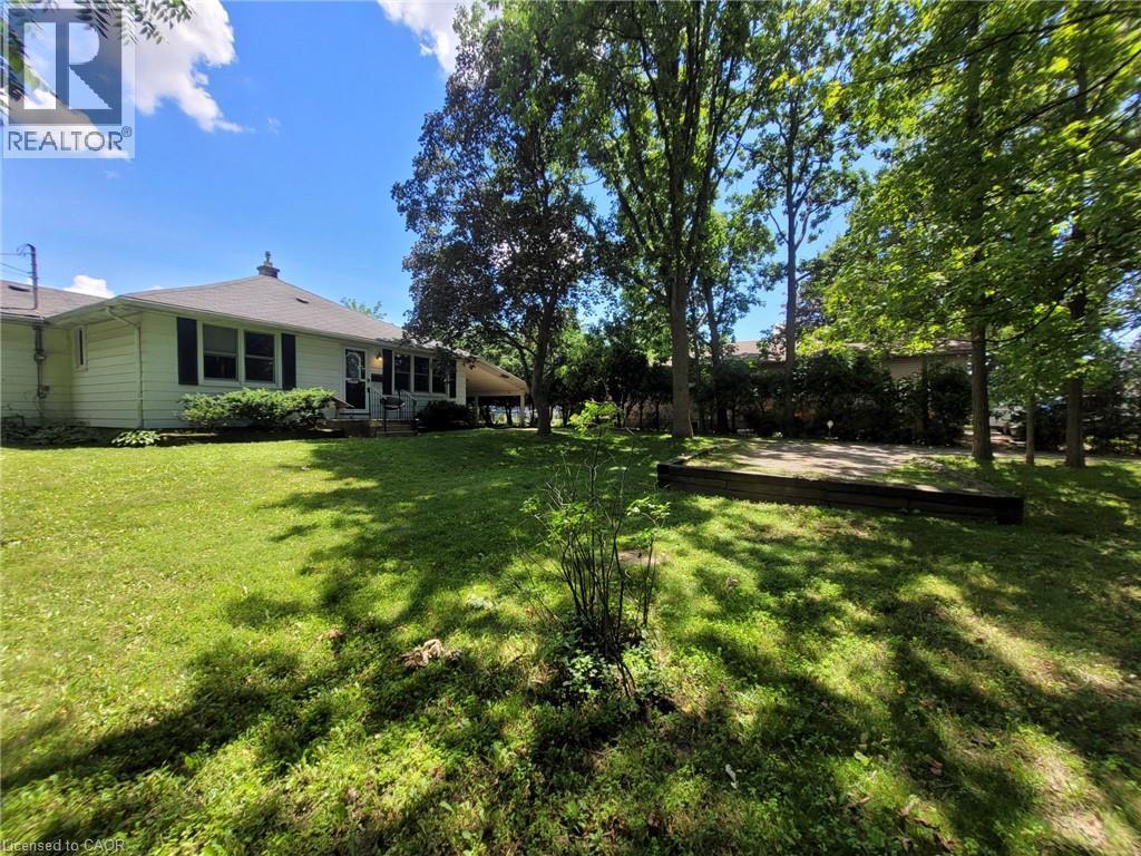 879 West 5th Street Property Photo 4