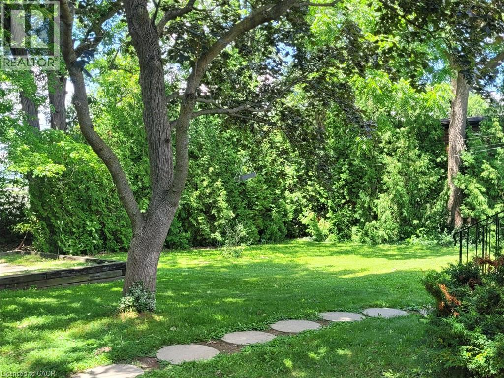 879 West 5th Street Property Photo 5