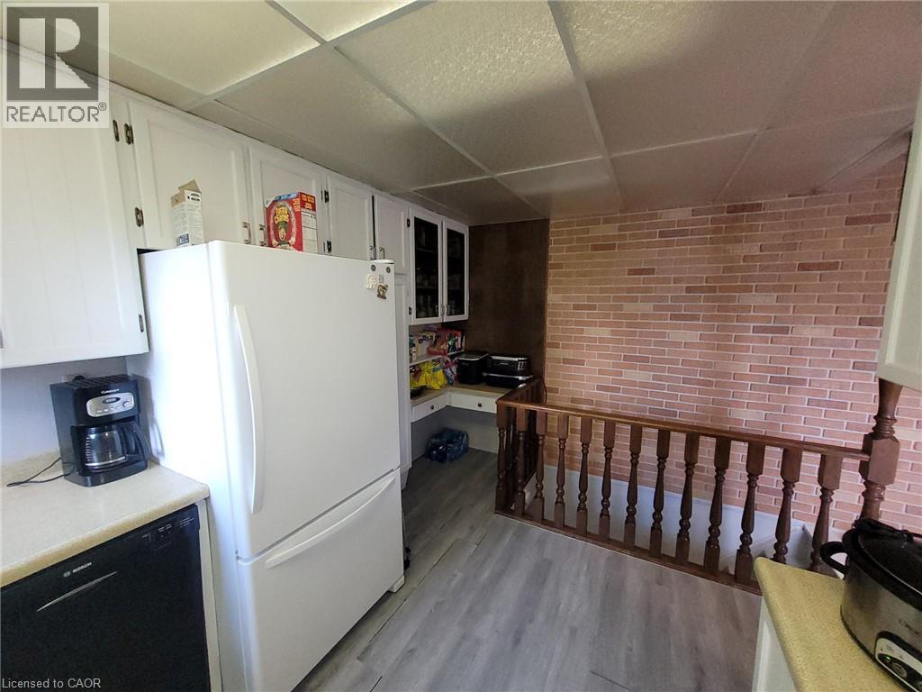 879 West 5th Street Property Photo 32