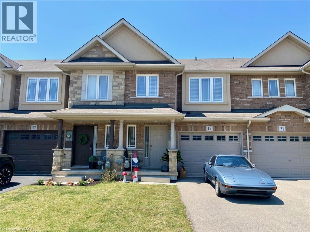 19 Charleswood Crescent Photo de la propriété 1