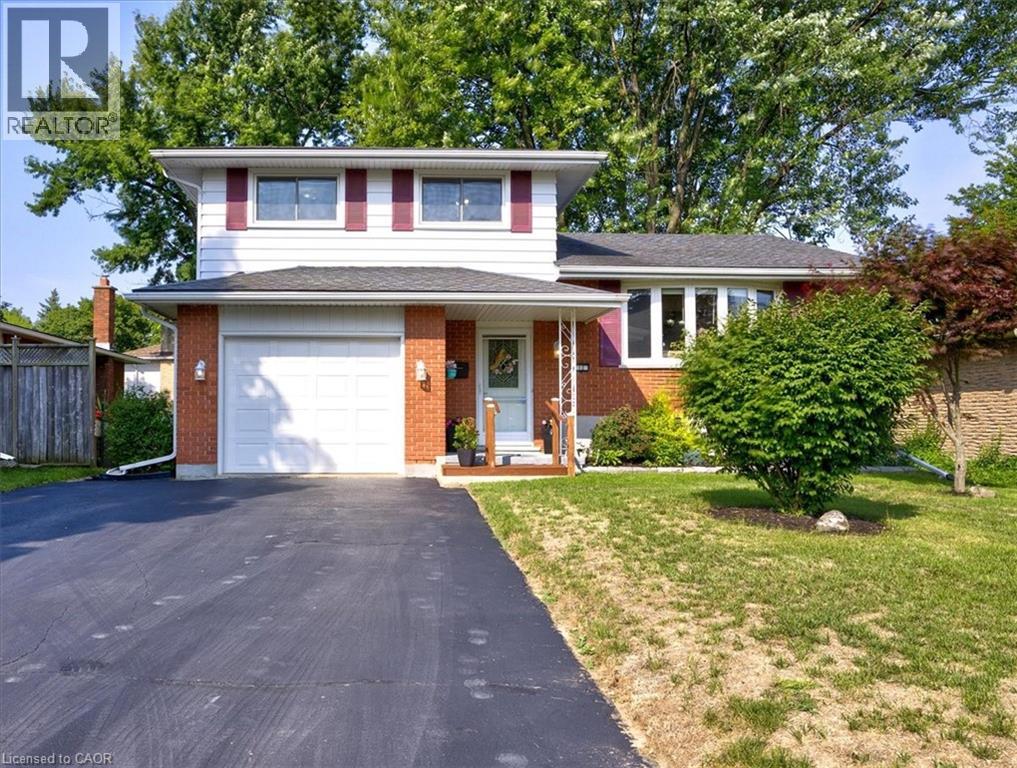 12 Miller Crescent Property Photo 2