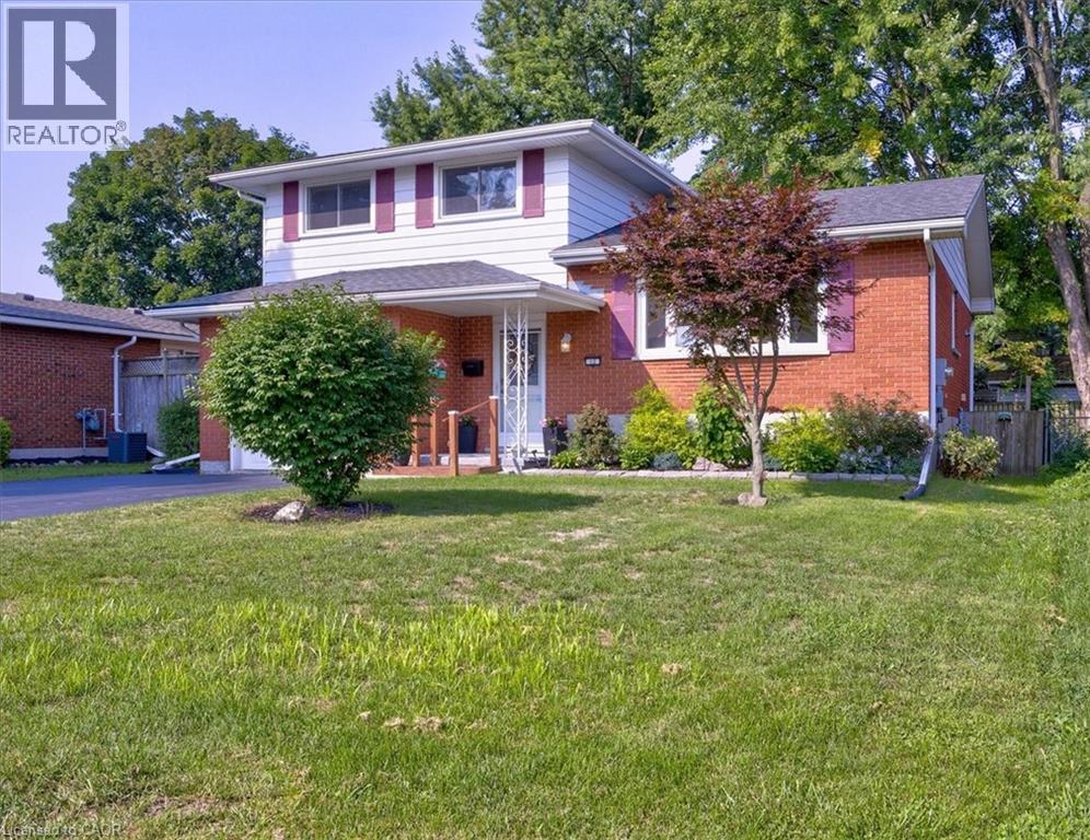 12 Miller Crescent Property Photo 3