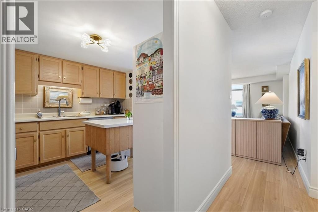 8 Village Green Unit# 807 Property Photo 9