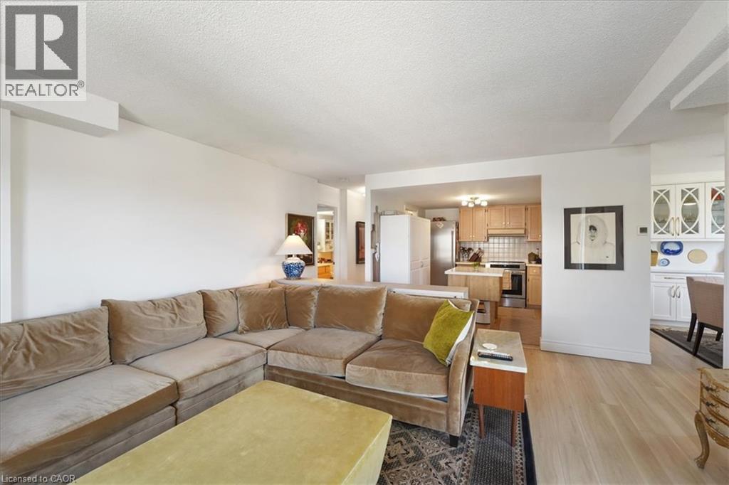 8 Village Green Unit# 807 Property Photo 17