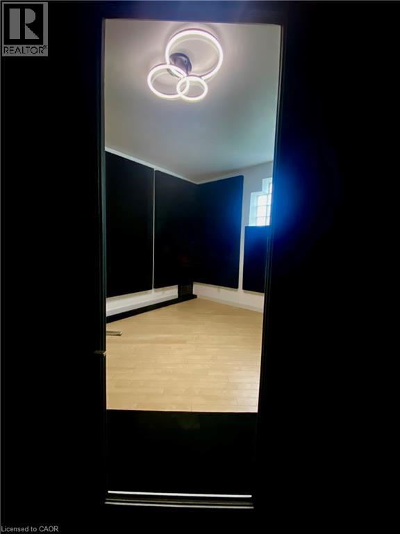 33 Villiers Street Property Photo 9