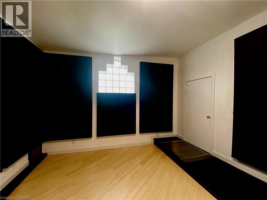 33 Villiers Street Property Photo 11