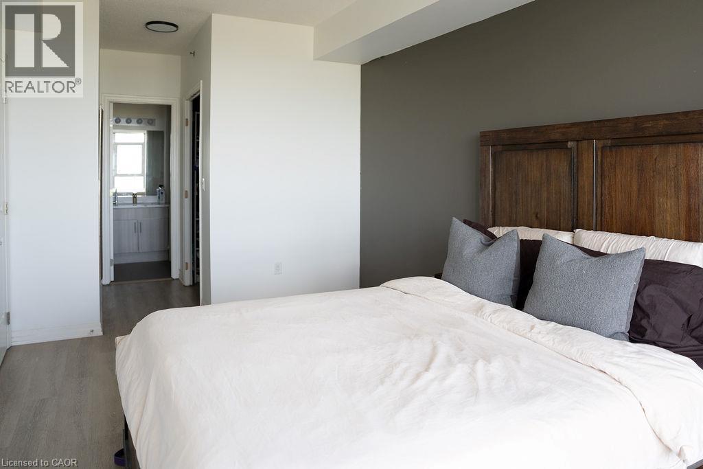 560 North Service Road Unit# 610 Property Photo 11