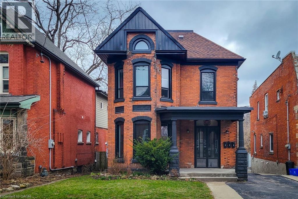 36 ERIE Avenue Unit# 2 UPPER