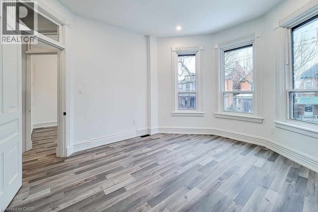 36 Erie Avenue Unit# 2 Upper Property Photo 10