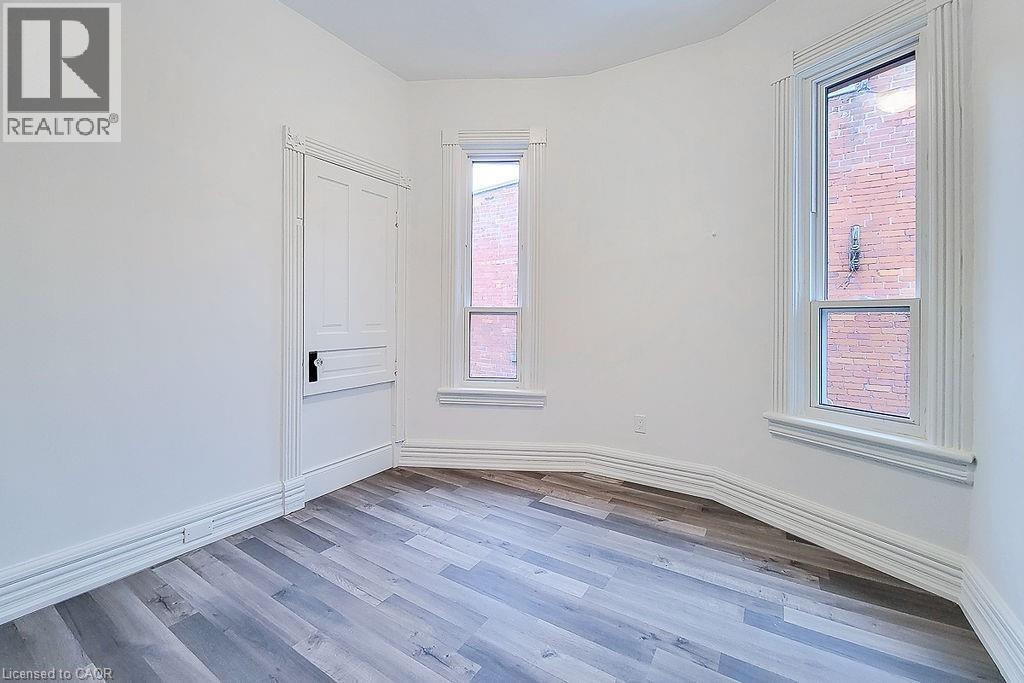 36 Erie Avenue Unit# 2 Upper Property Photo 14