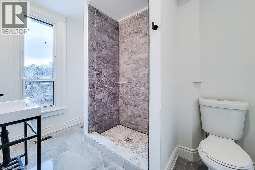 36 Erie Avenue Unit# 2 Upper Property Photo 17