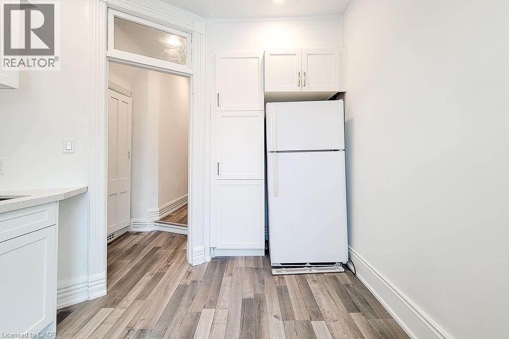 36 Erie Avenue Unit# 2 Upper Property Photo 19