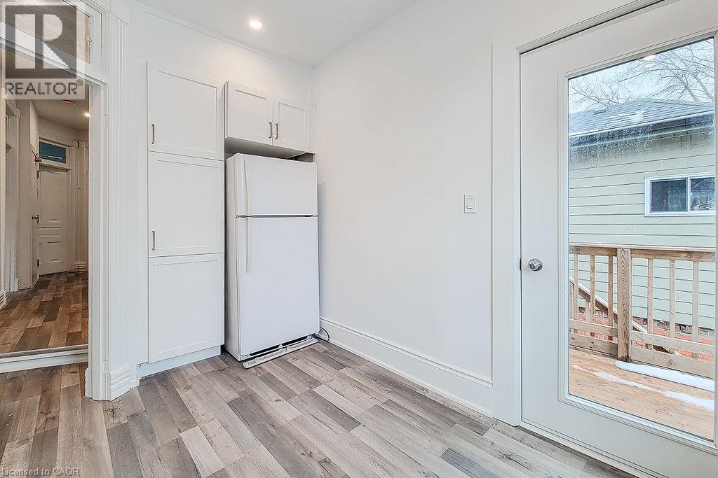 36 Erie Avenue Unit# 2 Upper Property Photo 22