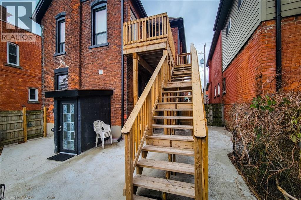 36 Erie Avenue Unit# 2 Upper Property Photo 25