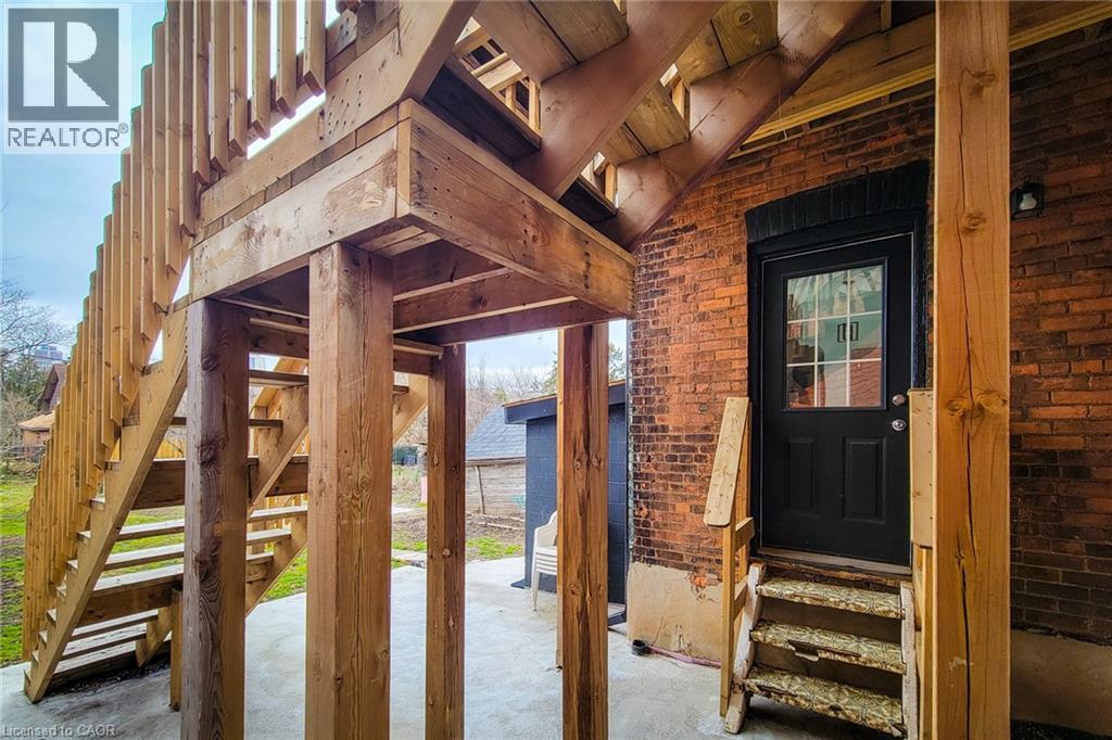 36 Erie Avenue Unit# 2 Upper Property Photo 27
