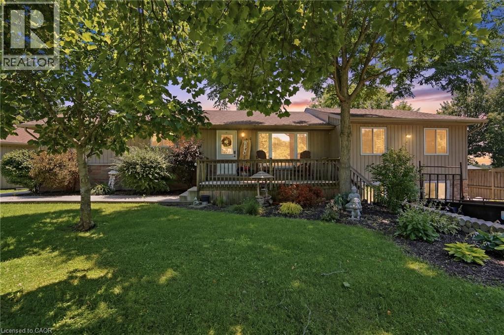 25 SAVERYN Road Property Photo 1