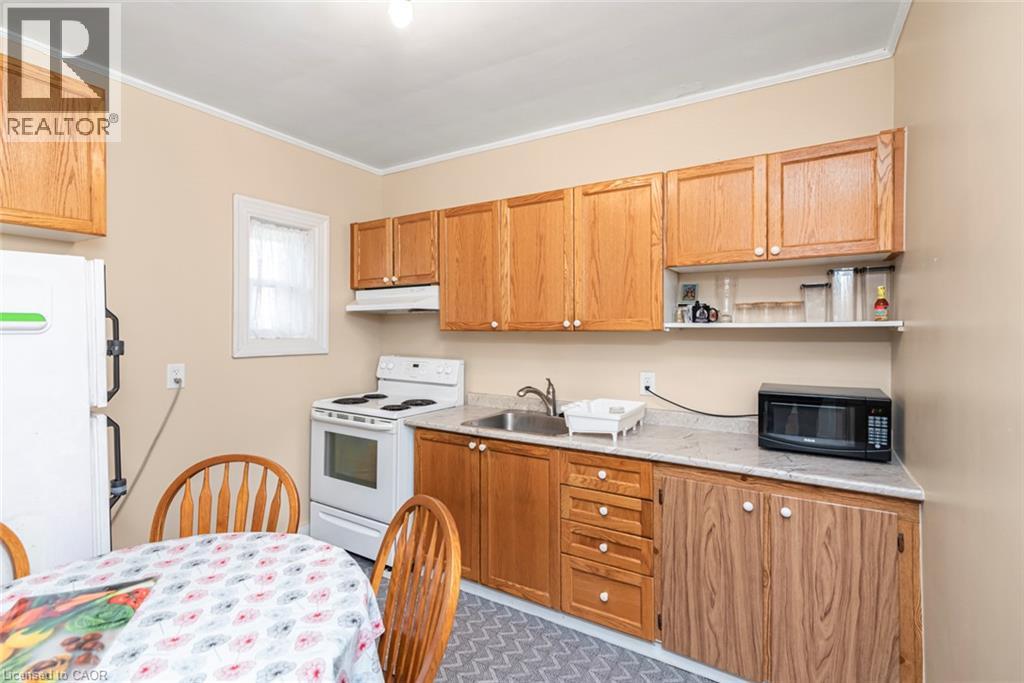 44 Arthur Avenue N Property Photo 11