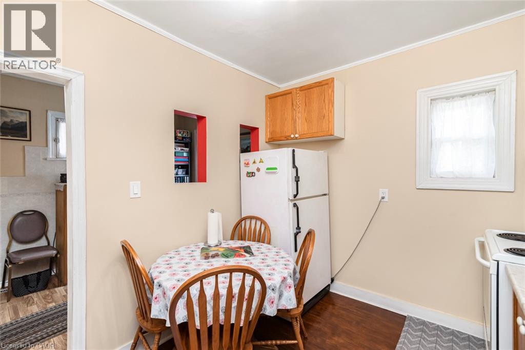 44 Arthur Avenue N Property Photo 12