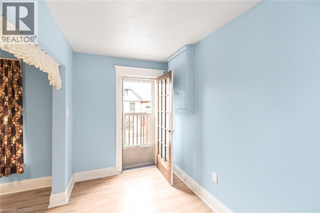 44 Arthur Avenue N Property Photo 17