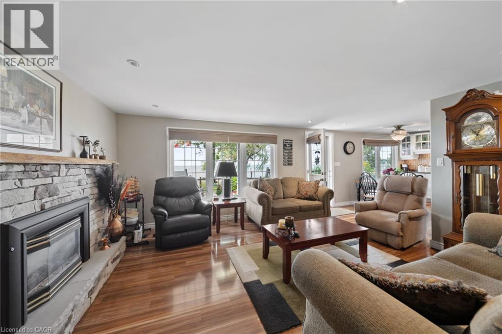 2387 Lakeshore Road Property Photo 22
