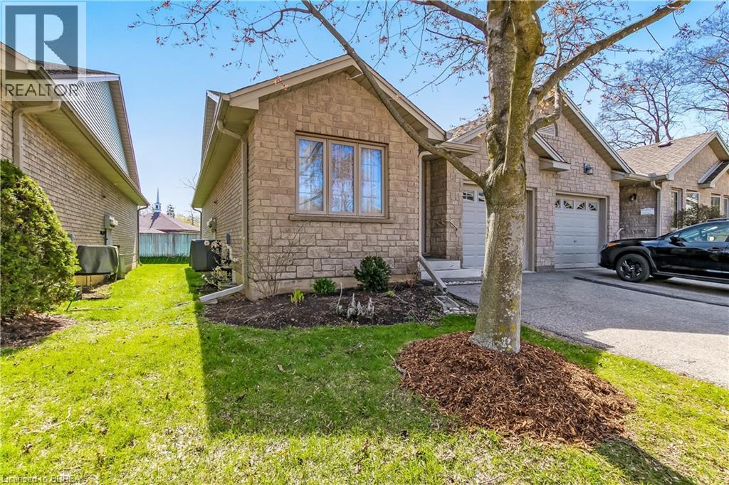 19 HANLON Place Unit# 15