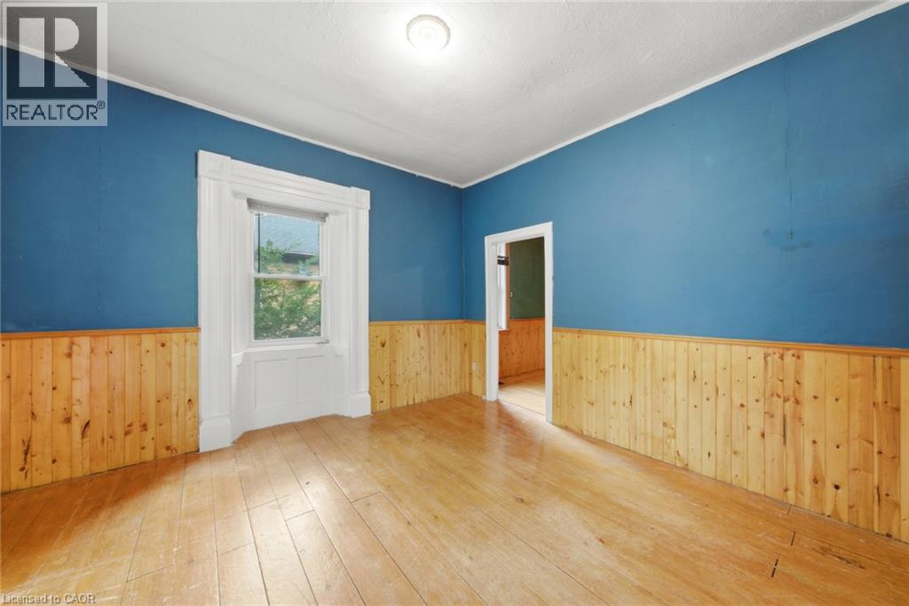 211 Canborough Street Property Photo 11