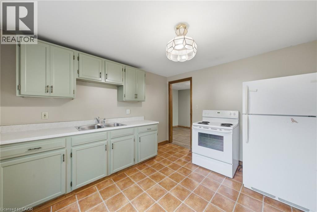 211 Canborough Street Property Photo 17