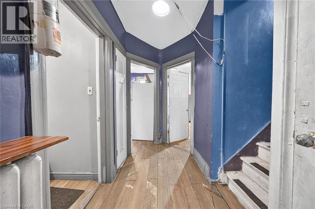 817 King Street E Property Photo 11