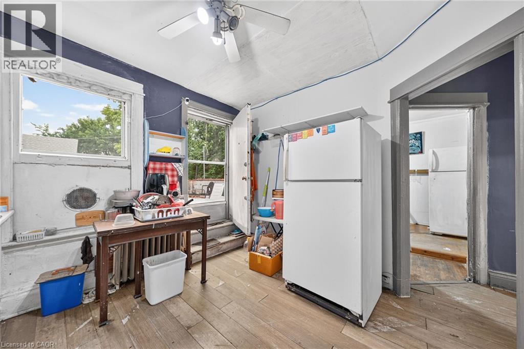 817 King Street E Property Photo 15