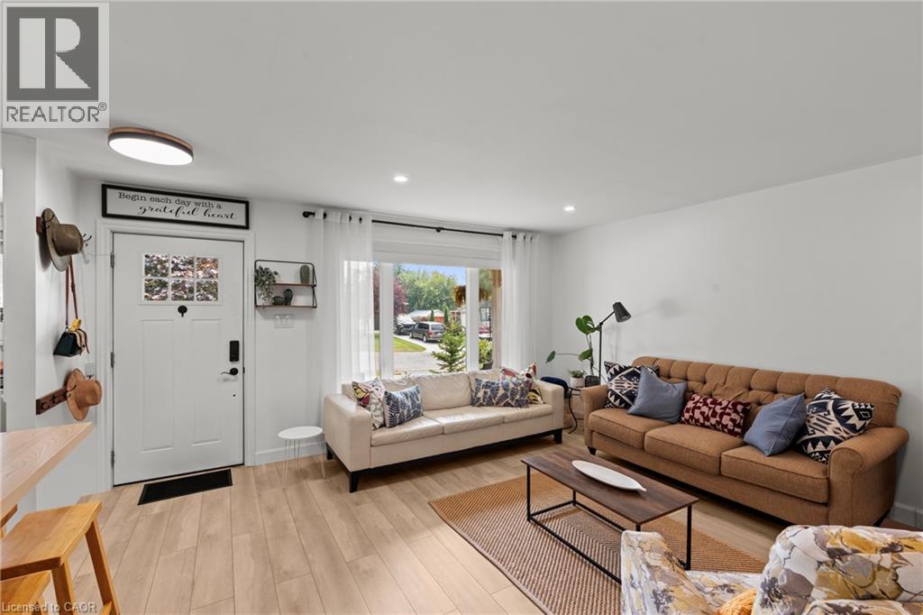 187 Dufferin Street Property Photo 4