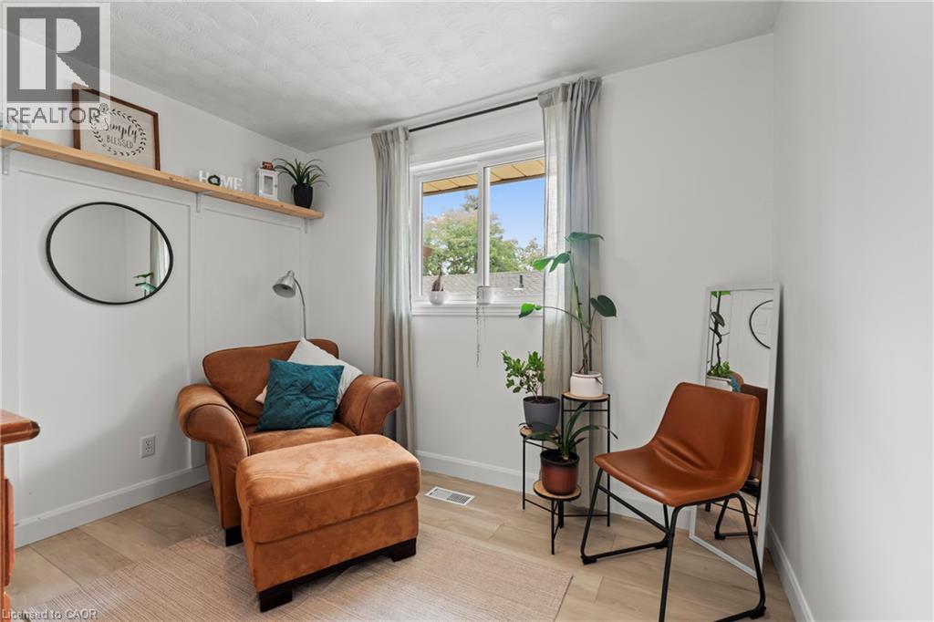 187 Dufferin Street Property Photo 13