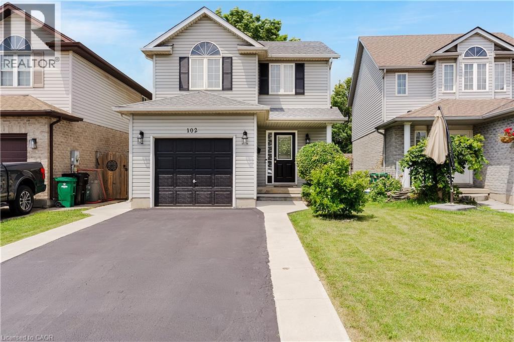 102 CHATEAU Crescent