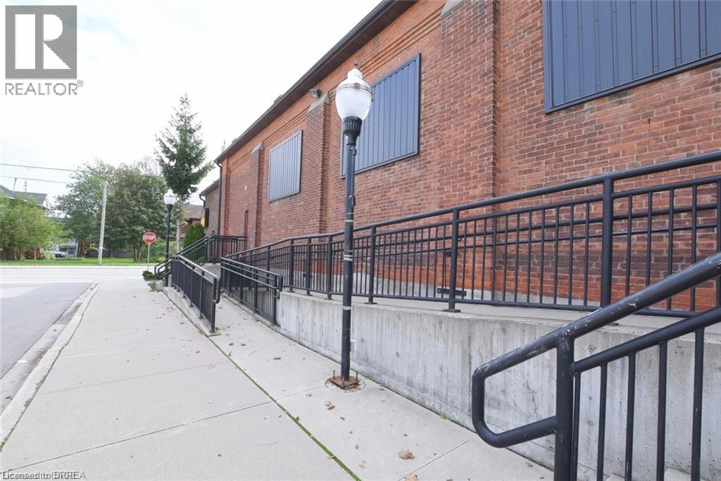 62 Main St S Street Property Photo 11