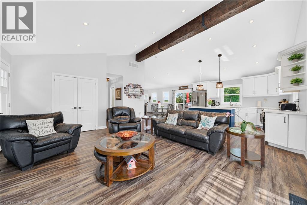 967 4th Line Property Photo 10