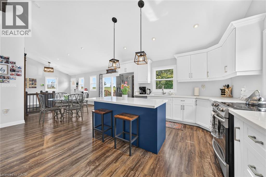967 4th Line Property Photo 13