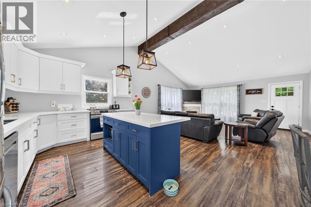 967 4th Line Property Photo 14