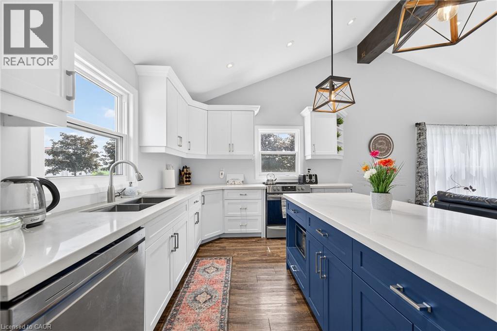 967 4th Line Property Photo 15