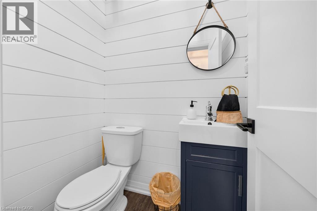 967 4th Line Property Photo 24