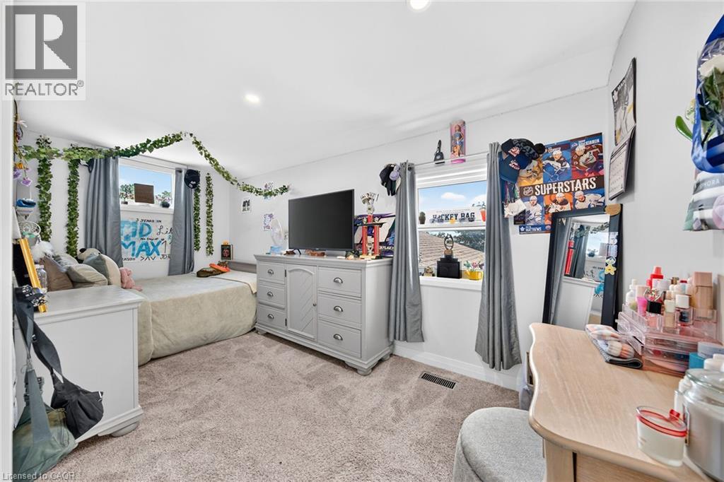 967 4th Line Property Photo 33