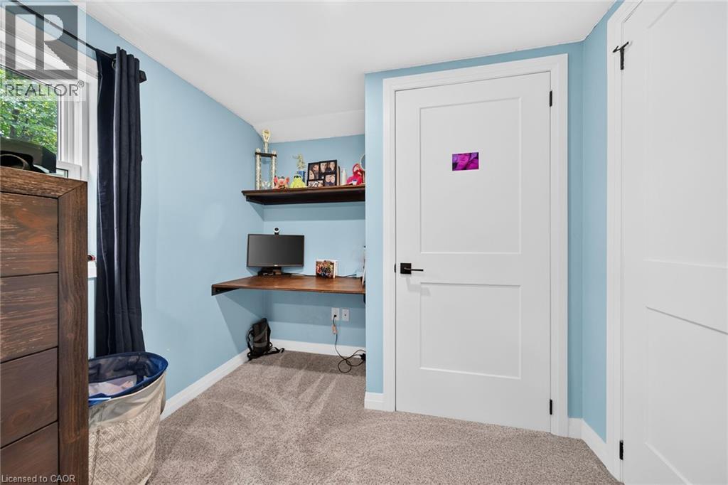 967 4th Line Property Photo 36