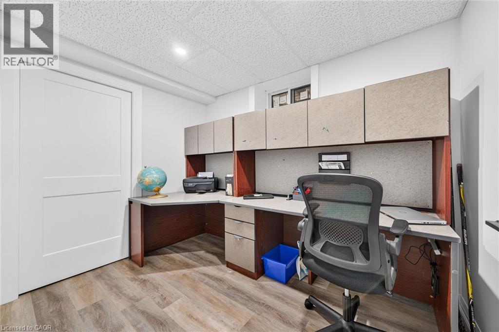 967 4th Line Property Photo 37