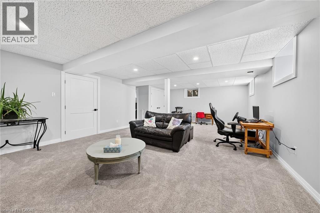 967 4th Line Property Photo 39