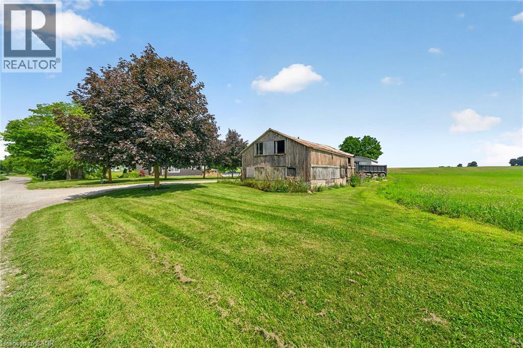 967 4th Line Property Photo 42