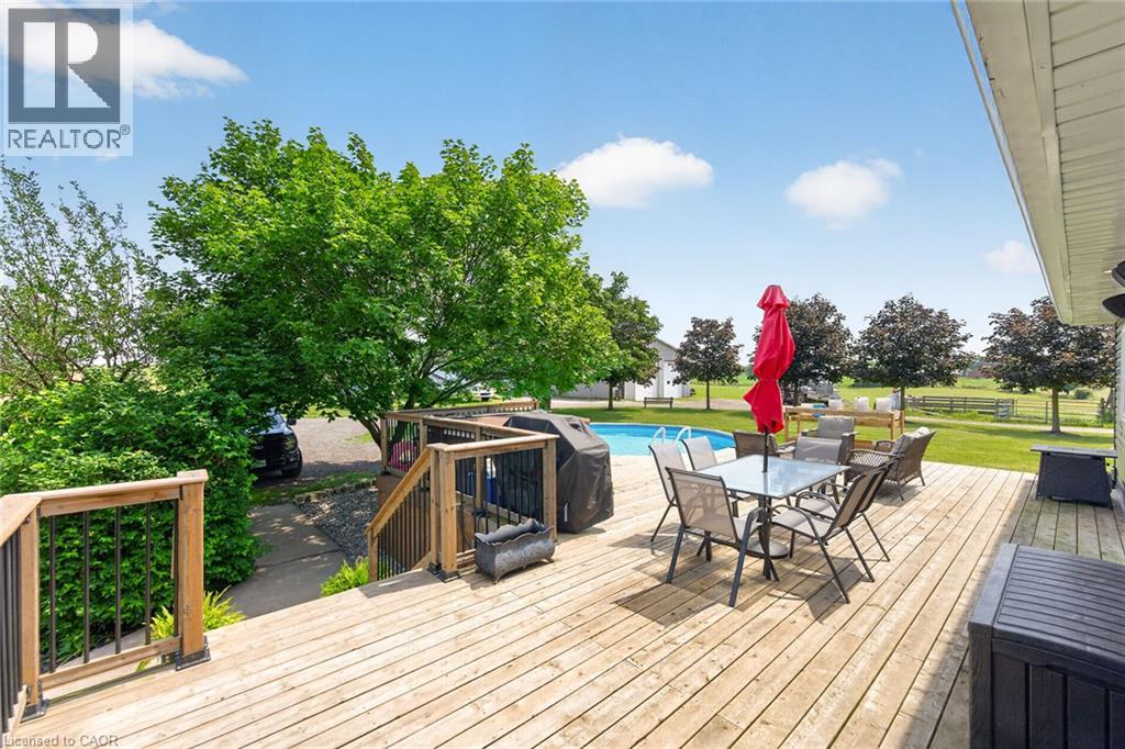 967 4th Line Property Photo 46