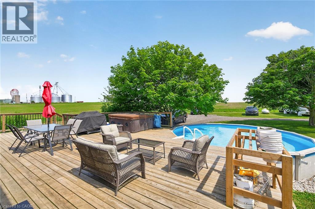 967 4th Line Property Photo 47